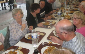 Le repas champêtre avant de se quitter