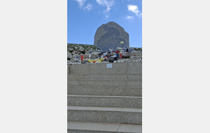 Club 2026 Monument Tom Simpson